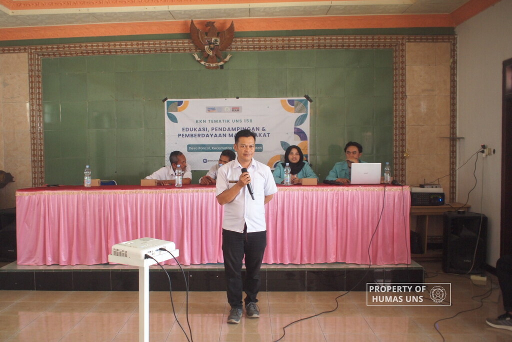 KKN UNS Group 158 Collaborates with DLH Magetan to Promote Waste Bank